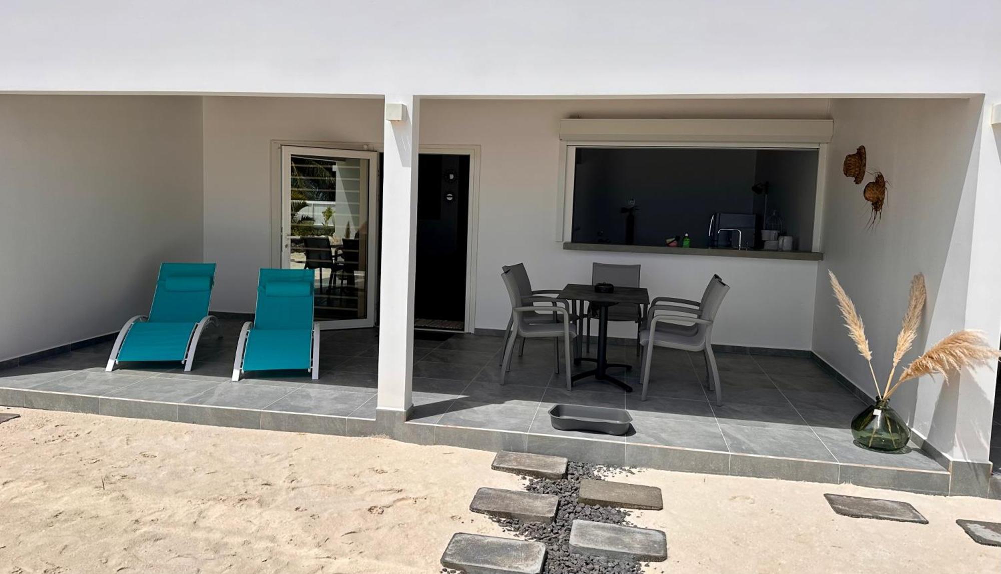 Pension Irivai, Appartement Rava 1 Chambre Bord De Mer أوتوروا المظهر الخارجي الصورة
